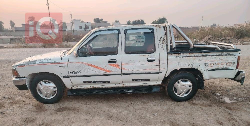 تويوتا هايلوكس